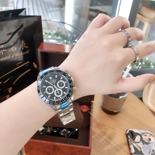 ブランド時計背面デザイン